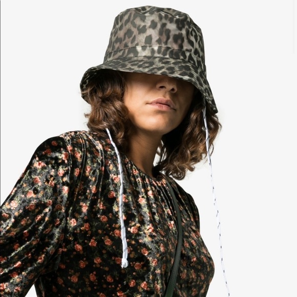 ganni bucket hat leopard
